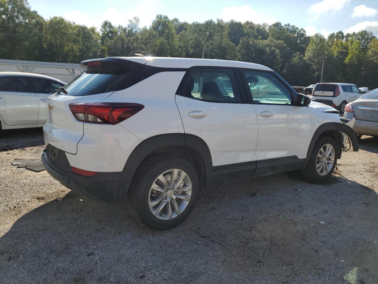 2023 Chevrolet TrailBlazer - Image 3