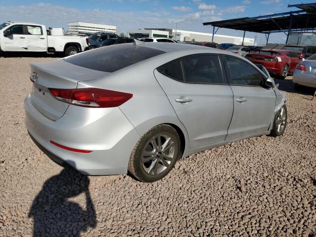  HYUNDAI ELANTRA 2017 Srebrny