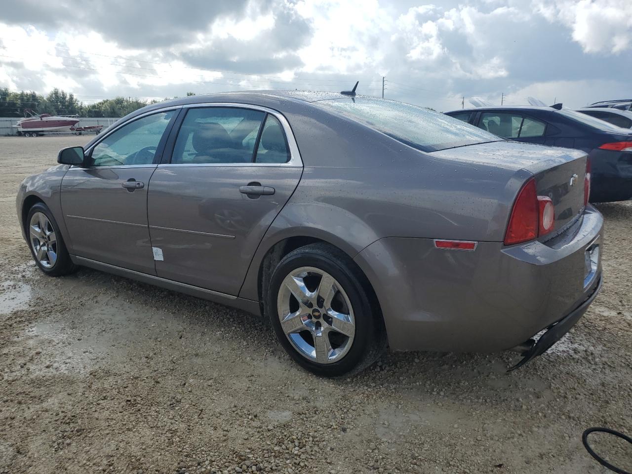 2010 Chevrolet Malibu - Image 2