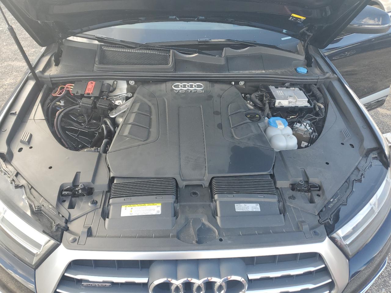 WA1VAAF7XHD032899 2017 Audi Q7 Prestige