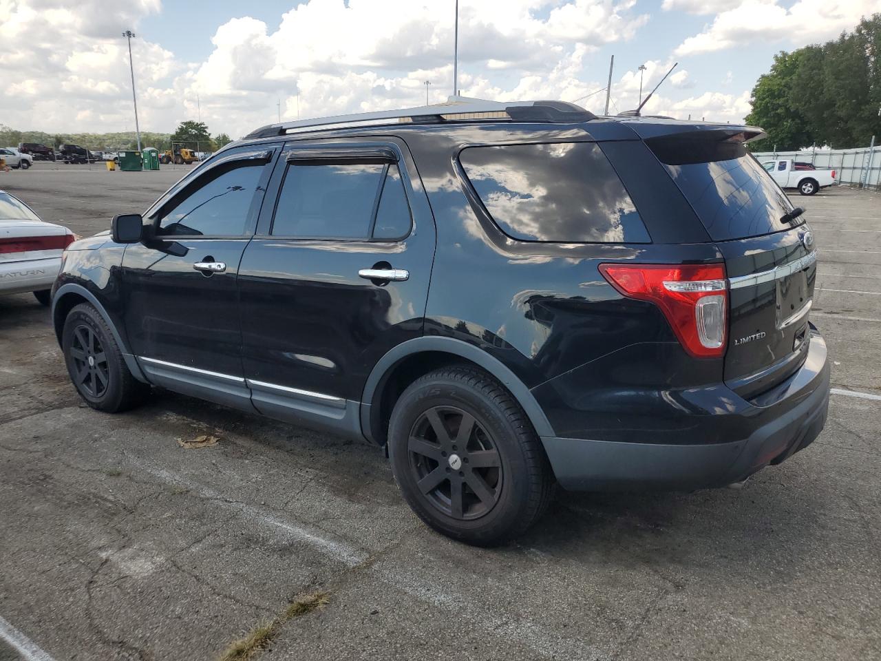 2011 Ford Explorer - Image 2