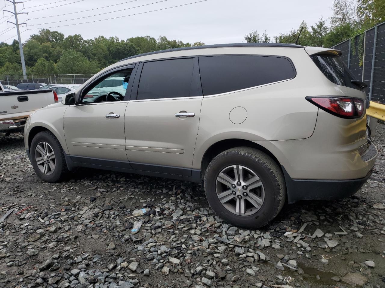 1GNKVGKD0HJ188633 2017 CHEVROLET TRAVERSE - Image 2