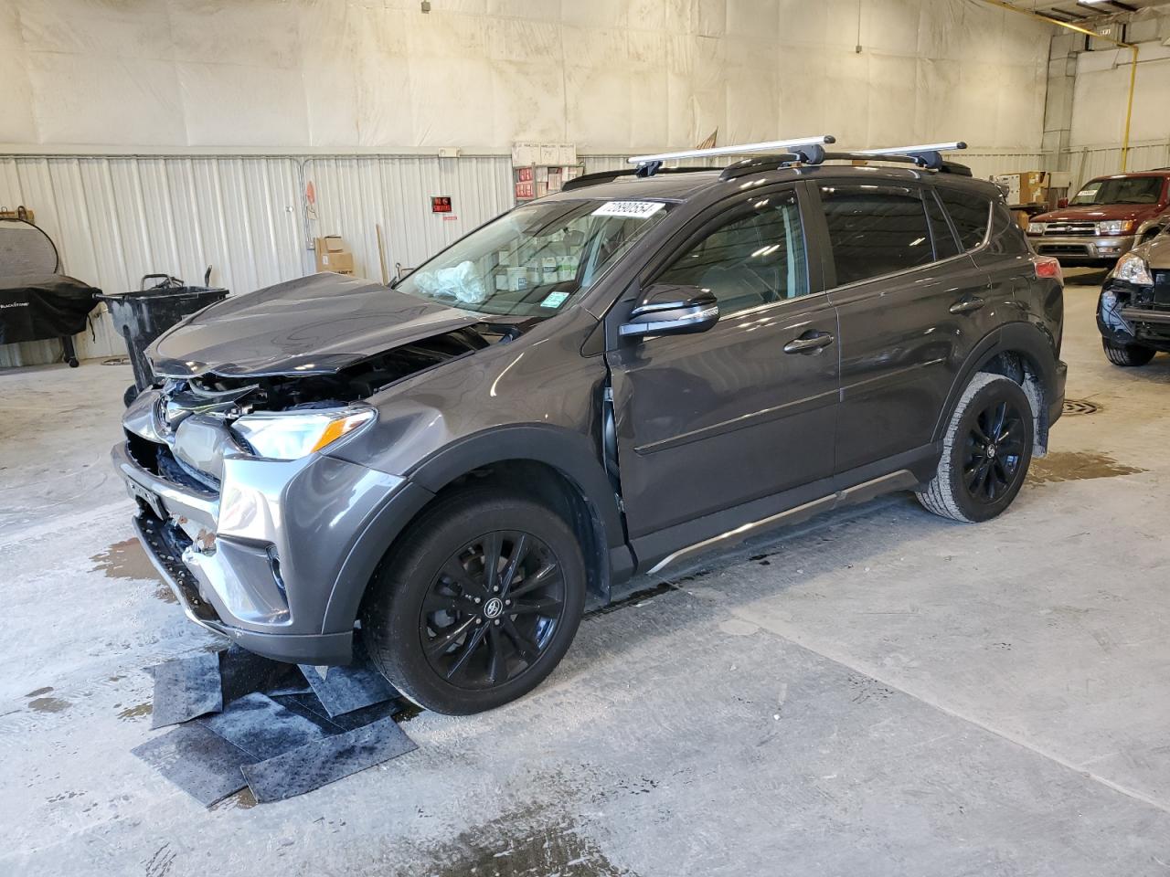 2T3RFREV5JW819064 2018 TOYOTA RAV 4 - Image 1