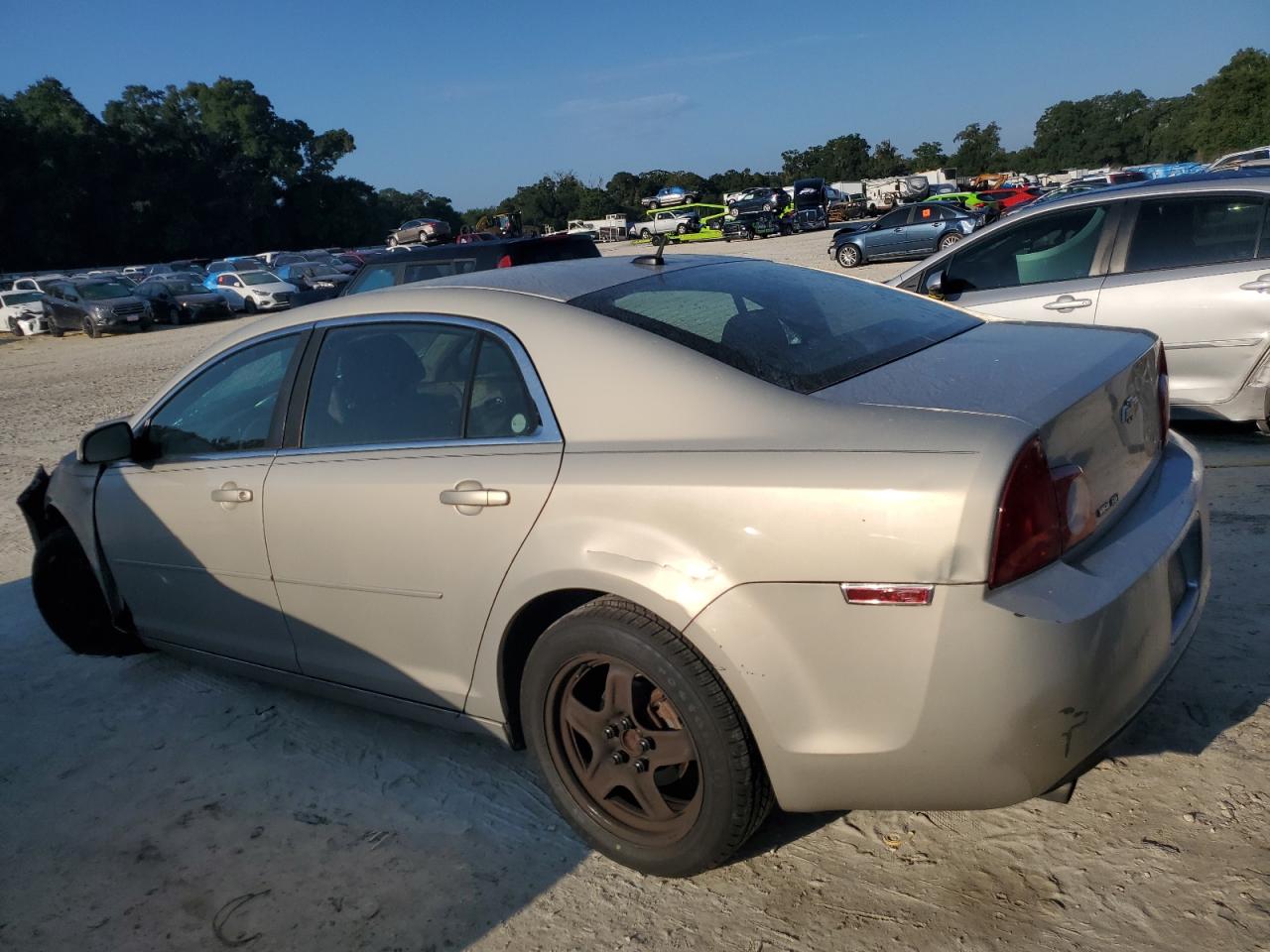 2009 Chevrolet Malibu - Image 2