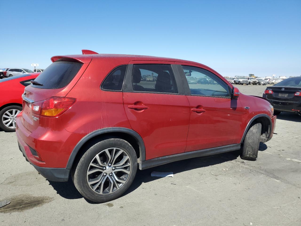 2019 Mitsubishi Outlander - Image 3