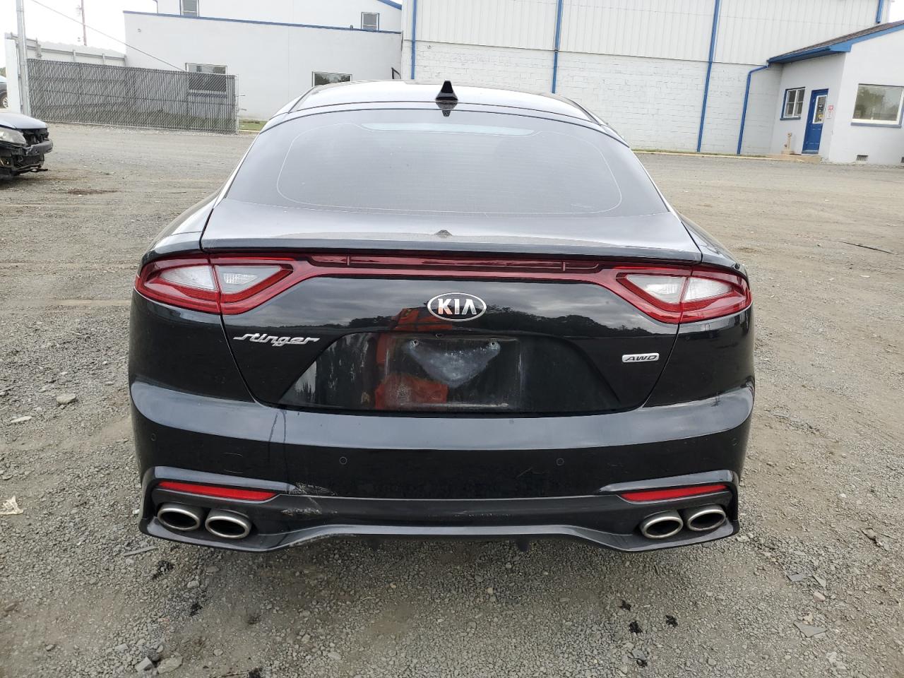 KNAE25LA2J6017038 2018 Kia Stinger Premium