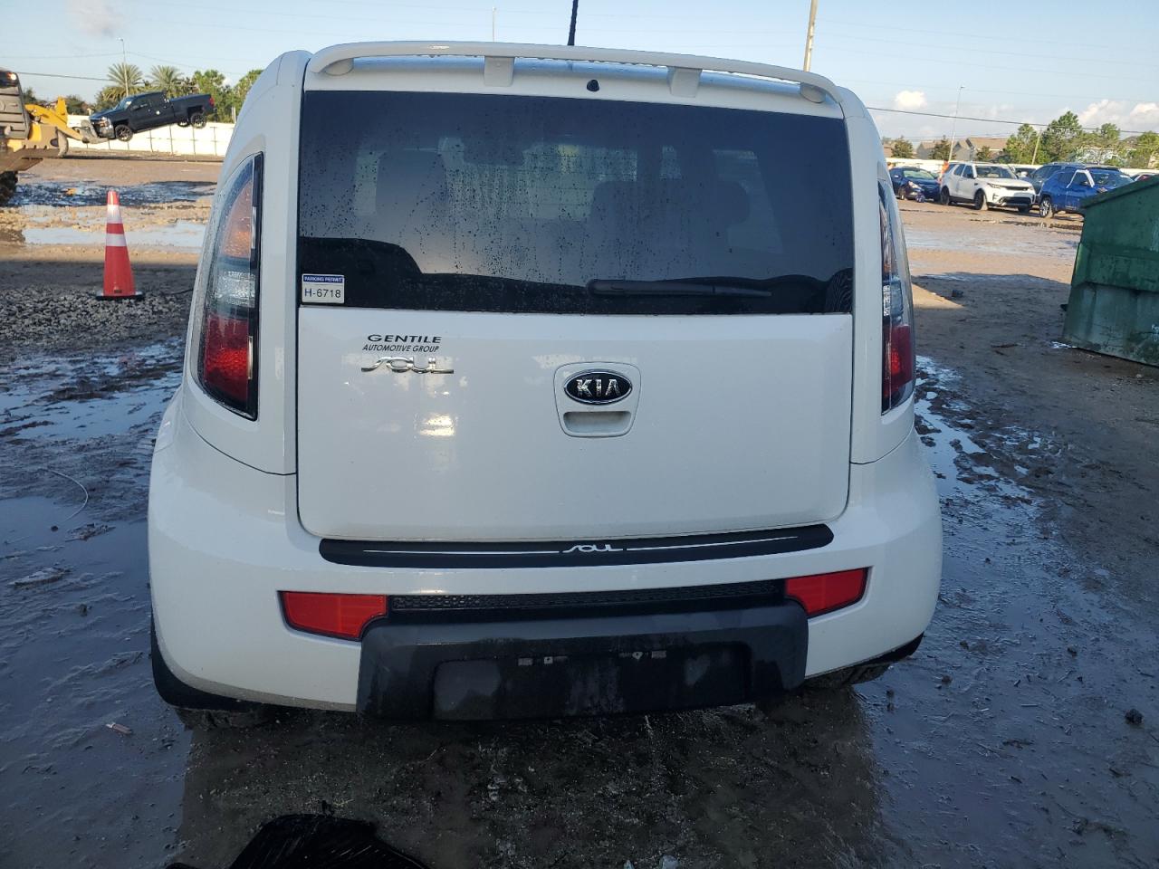 2010 Kia Soul + VIN: KNDJT2A27A7176849 Lot: 73805284