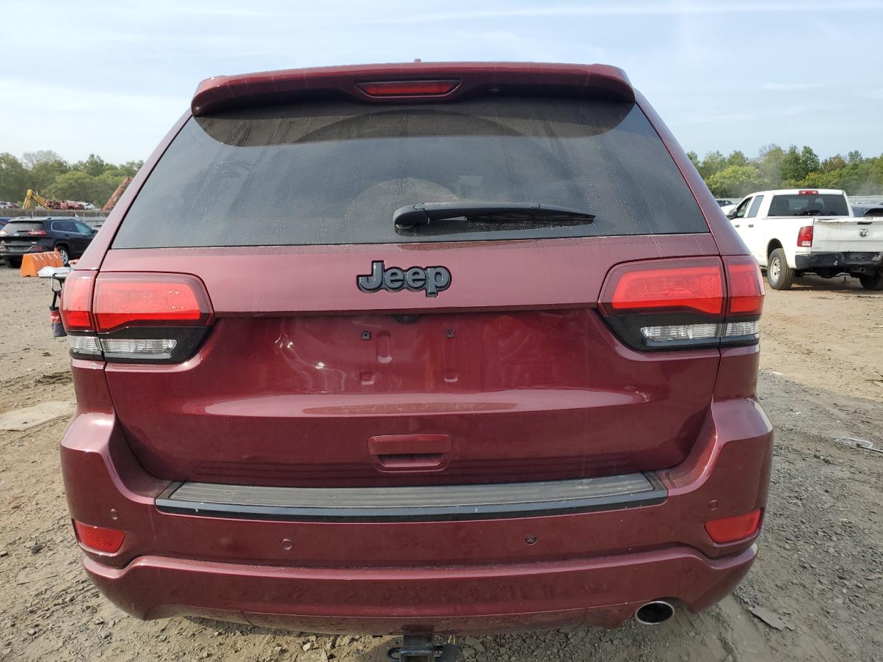 1C4RJFAG3JC337054 2018 Jeep Grand Cherokee Laredo