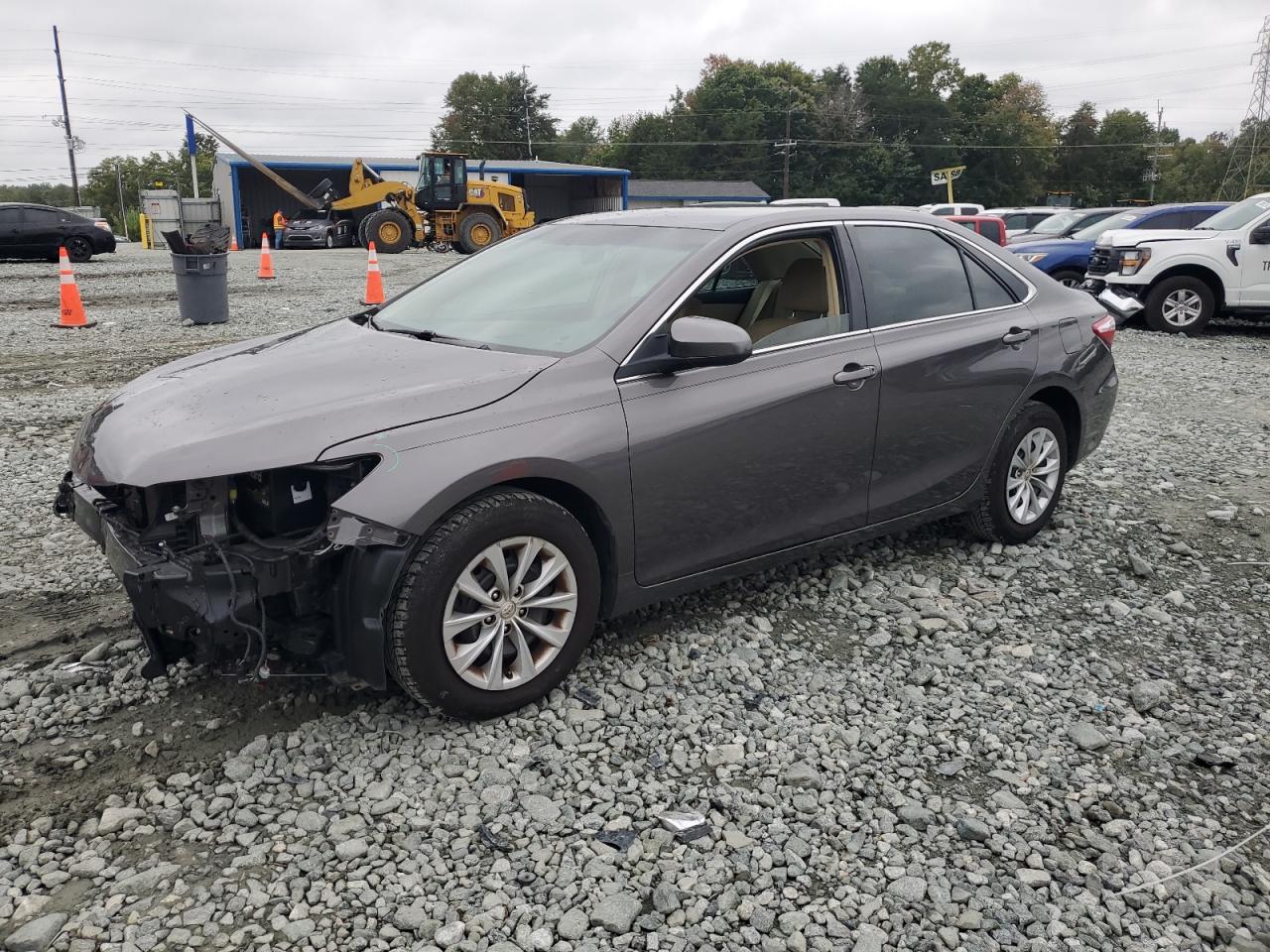 4T1BF1FK7HU768855 2017 TOYOTA CAMRY - Image 1