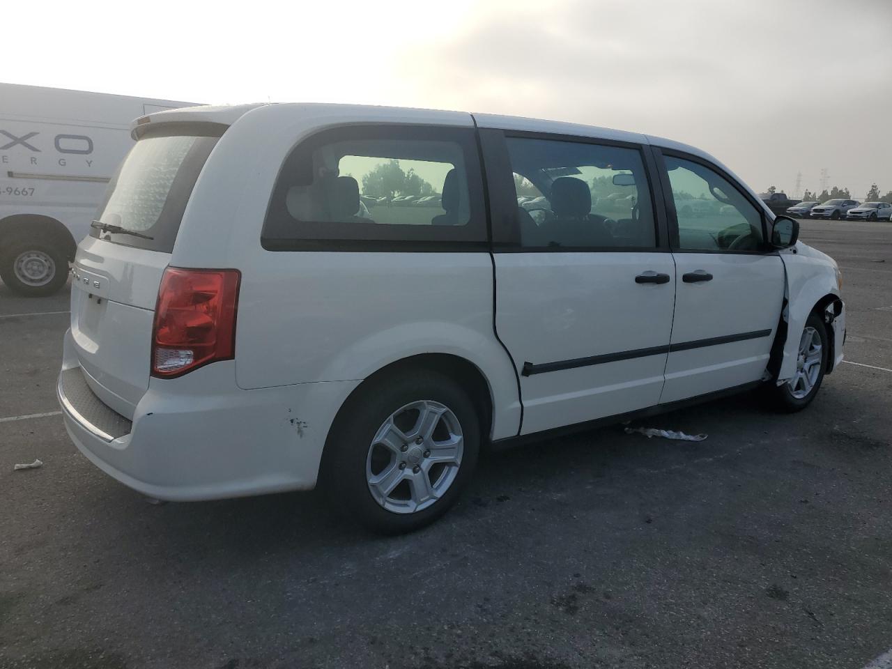 2013 Dodge Caravan - Image 3