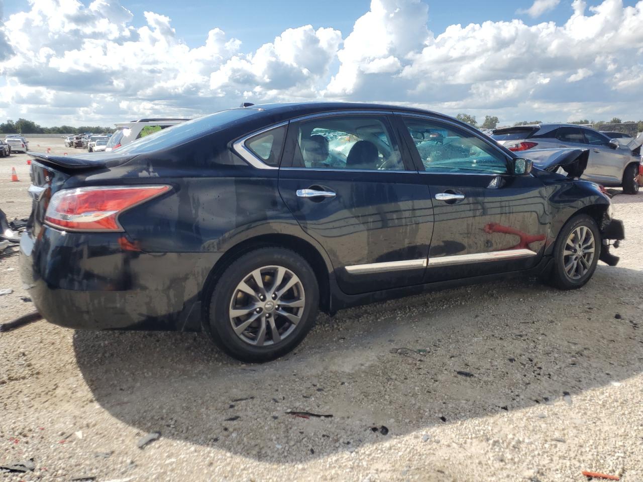 2015 Nissan Altima - Image 3