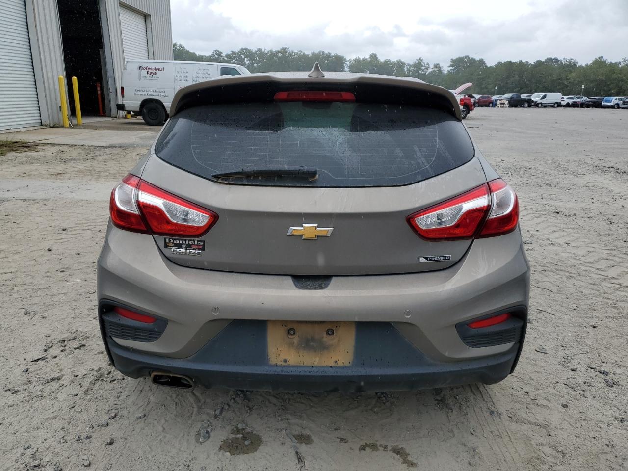 3G1BF6SM0JS587734 2018 Chevrolet Cruze Premier