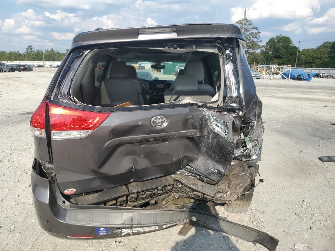 2014 Toyota Sienna Xle VIN: 5TDYK3DC6ES450727 Lot: 72635294