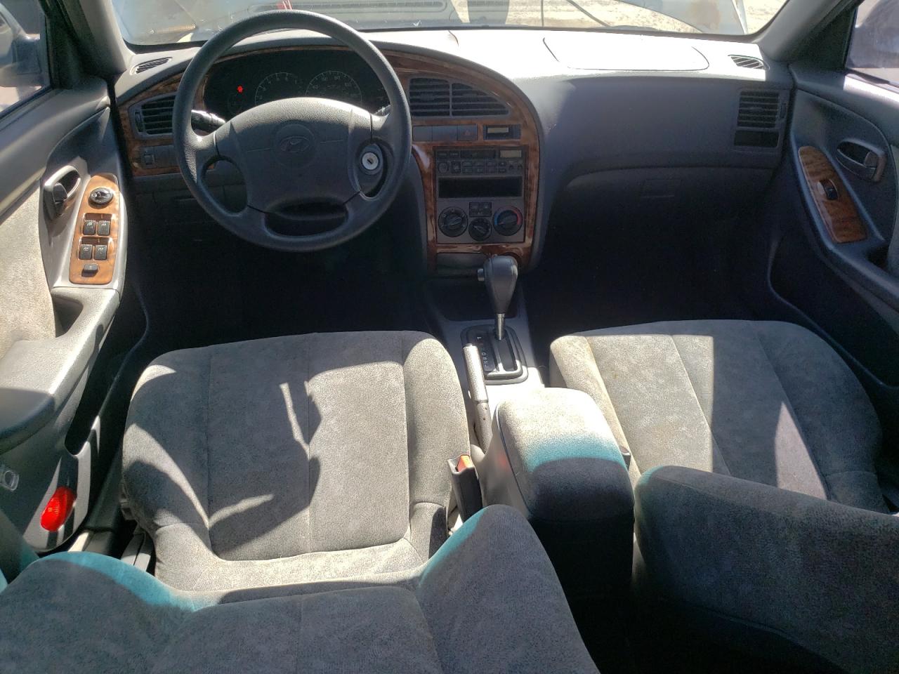 KMHDN45D42U464728 2002 Hyundai Elantra Gls