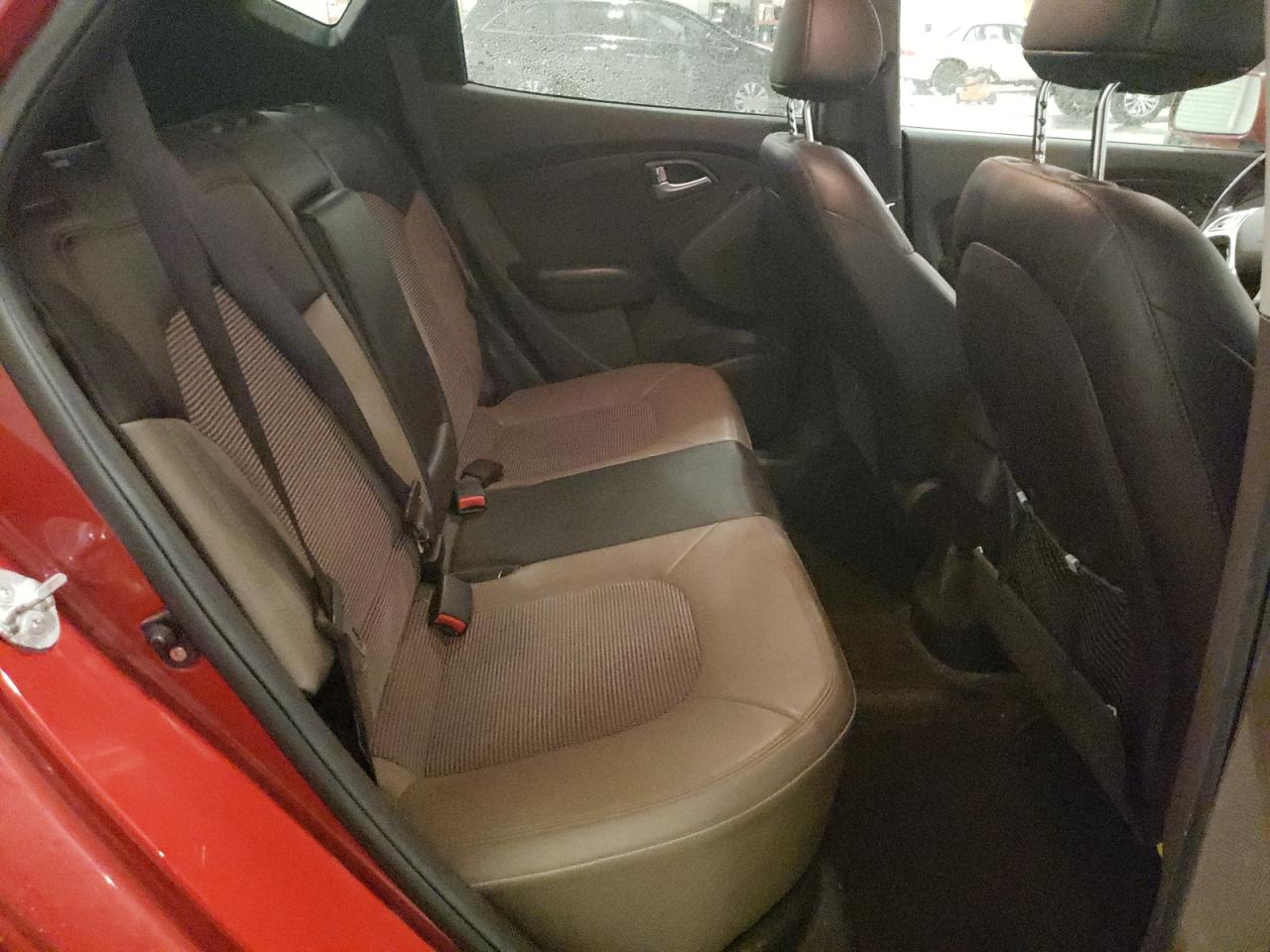 2012 Hyundai Tucson - Image 11