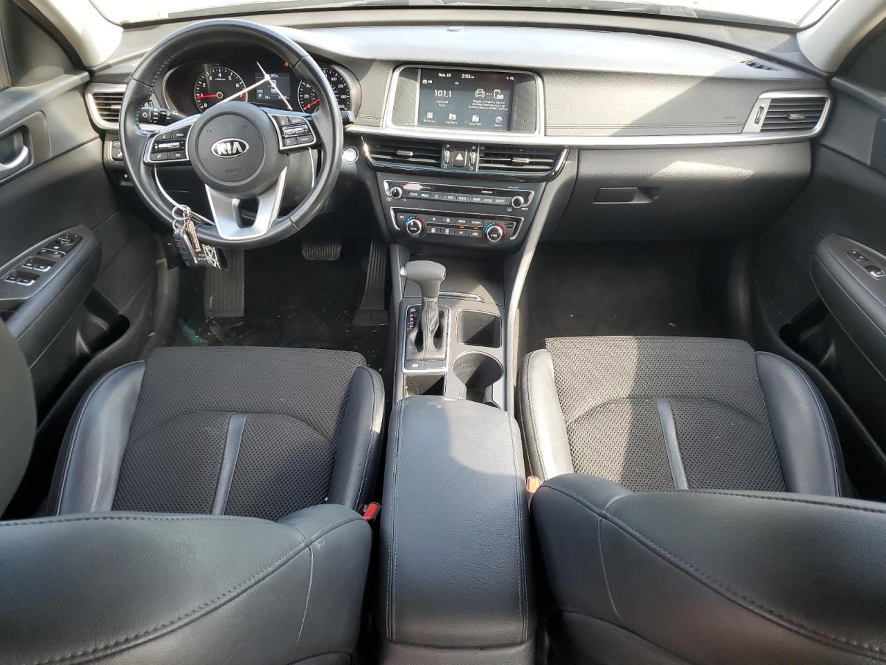 5XXGT4L31KG284694 2019 Kia Optima Lx