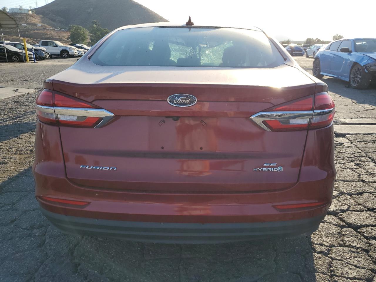 3FA6P0LU8KR135126 2019 Ford Fusion Se