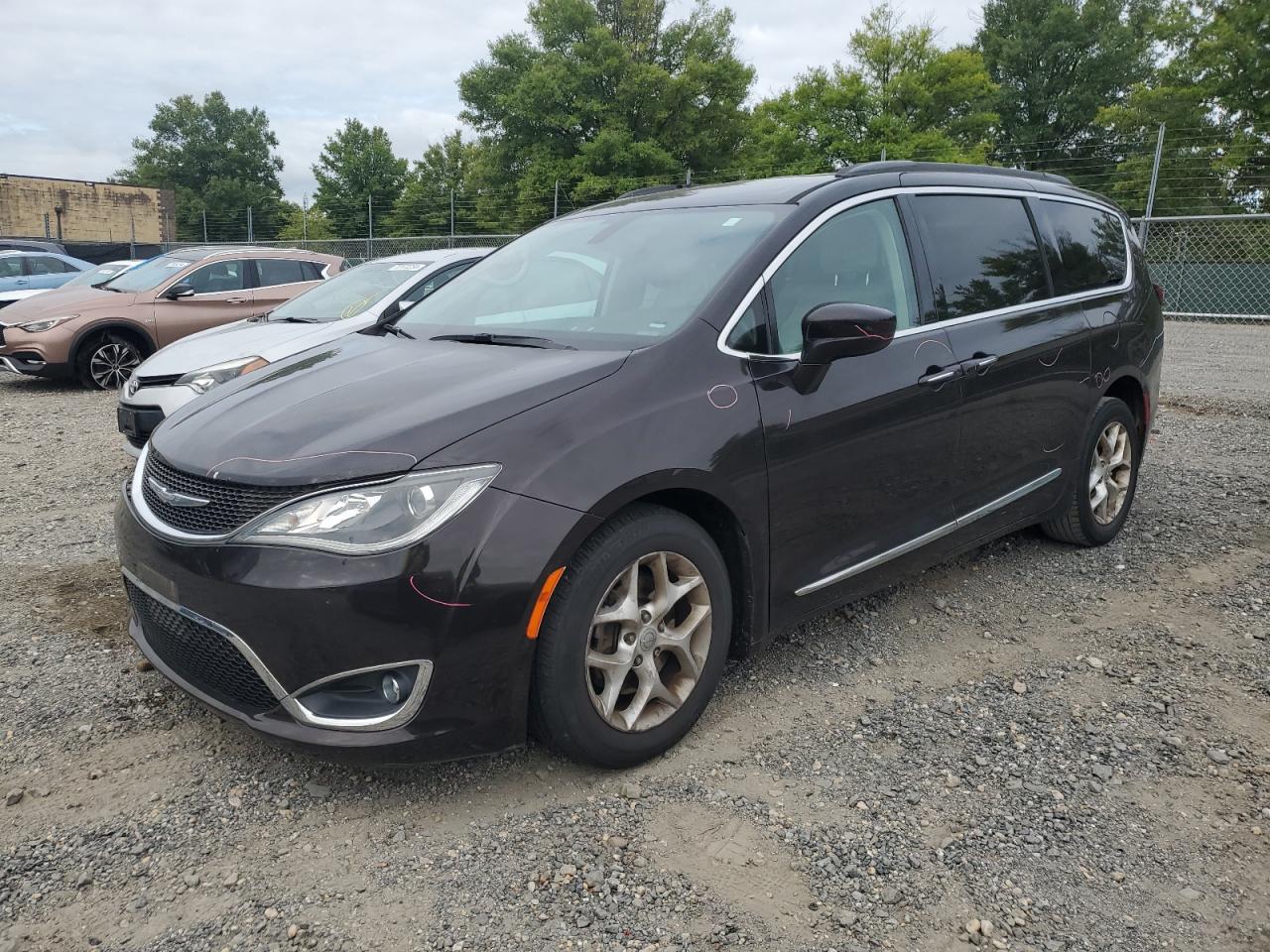 2C4RC1BGXHR588540 2017 CHRYSLER PACIFICA - Image 1