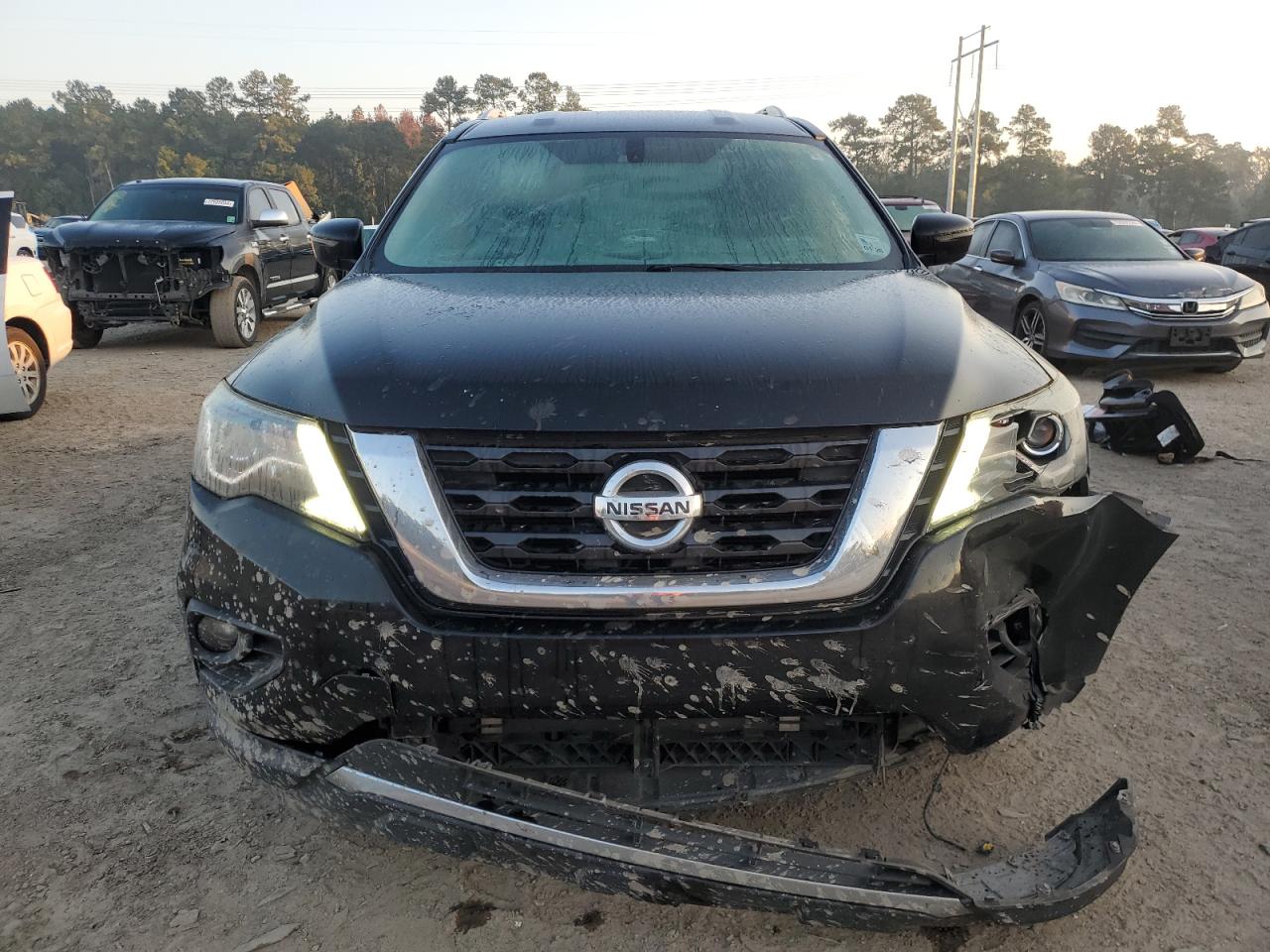 2018 Nissan Pathfinder S VIN: 5N1DR2MNXJC621945 Lot: 72459364