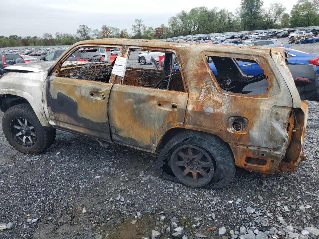 2016 Toyota 4Runner - Image 2