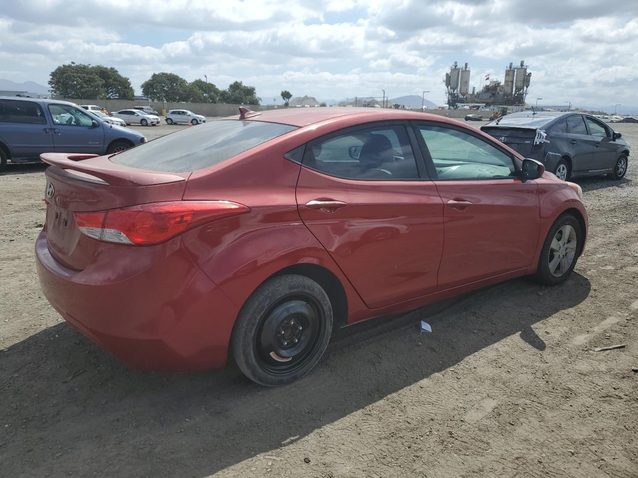 2013 Hyundai Elantra - Image 3