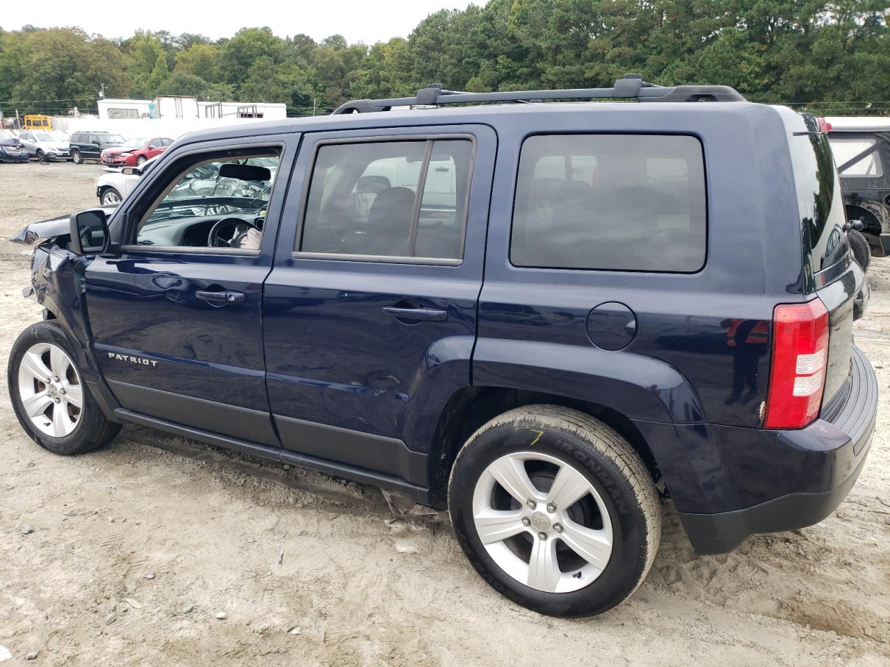 VIN 1C4NJPFB2ED553155 2014 JEEP PATRIOT no.2