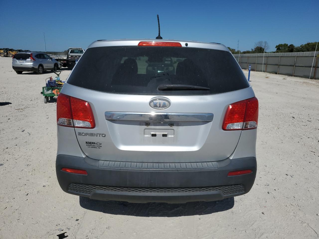 2011 Kia Sorento Base VIN: 5XYKT3A15BG186060 Lot: 73957644