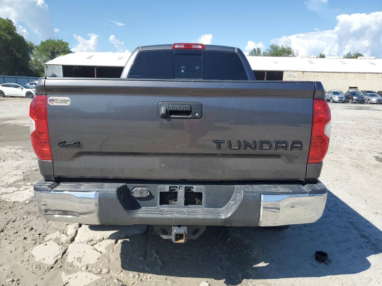 5TFUW5F12HX648293 2017 Toyota Tundra Double Cab Sr