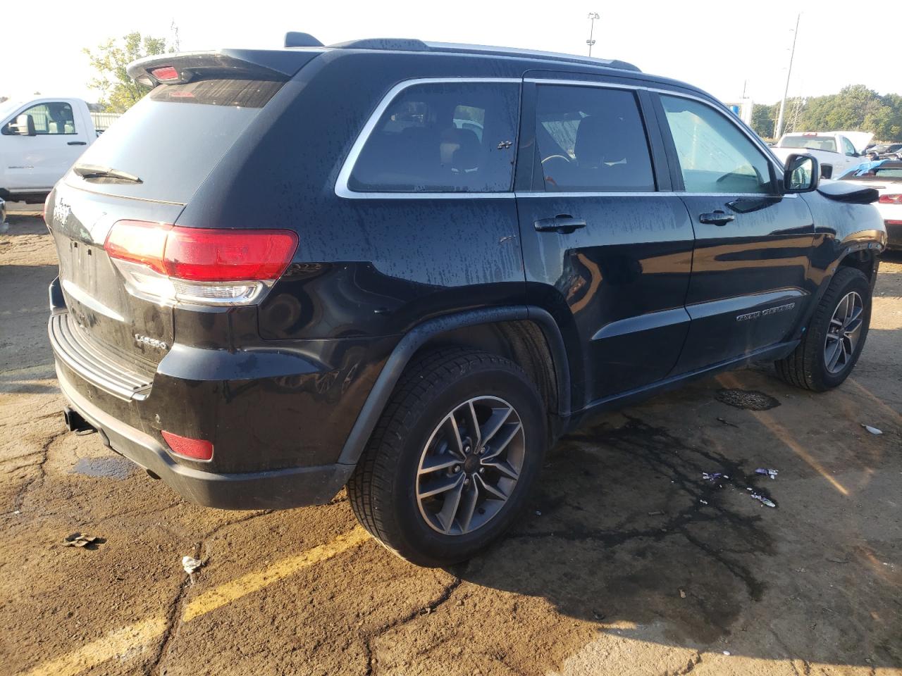 2019 Jeep Grand Cherokee - Image 3