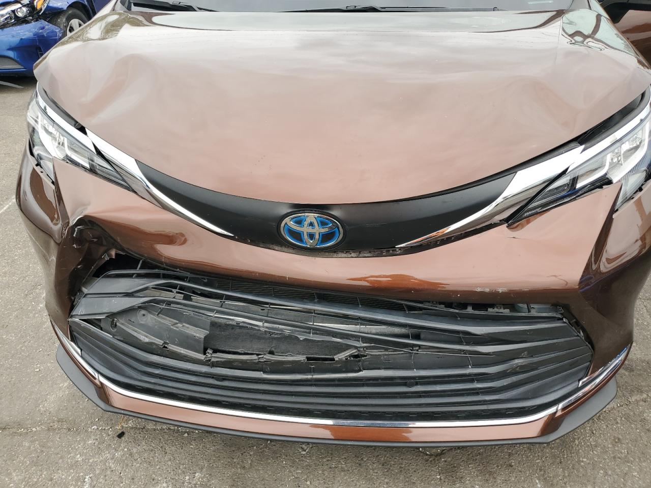 5TDYRKEC6MS017492 2021 Toyota Sienna Xle