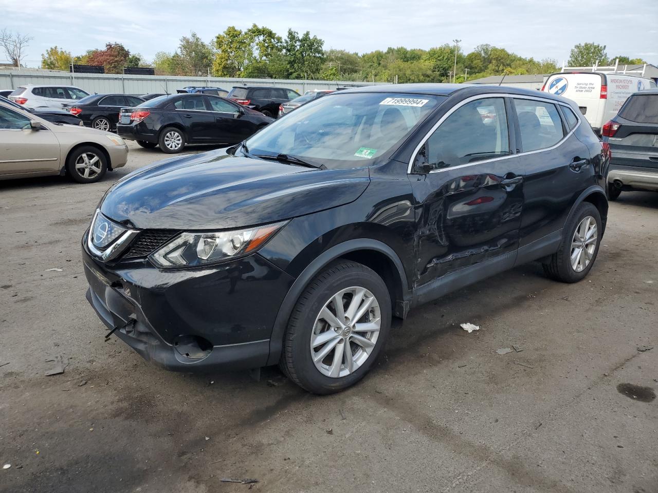 JN1BJ1CRXJW282557 2018 NISSAN ROGUE - Image 1