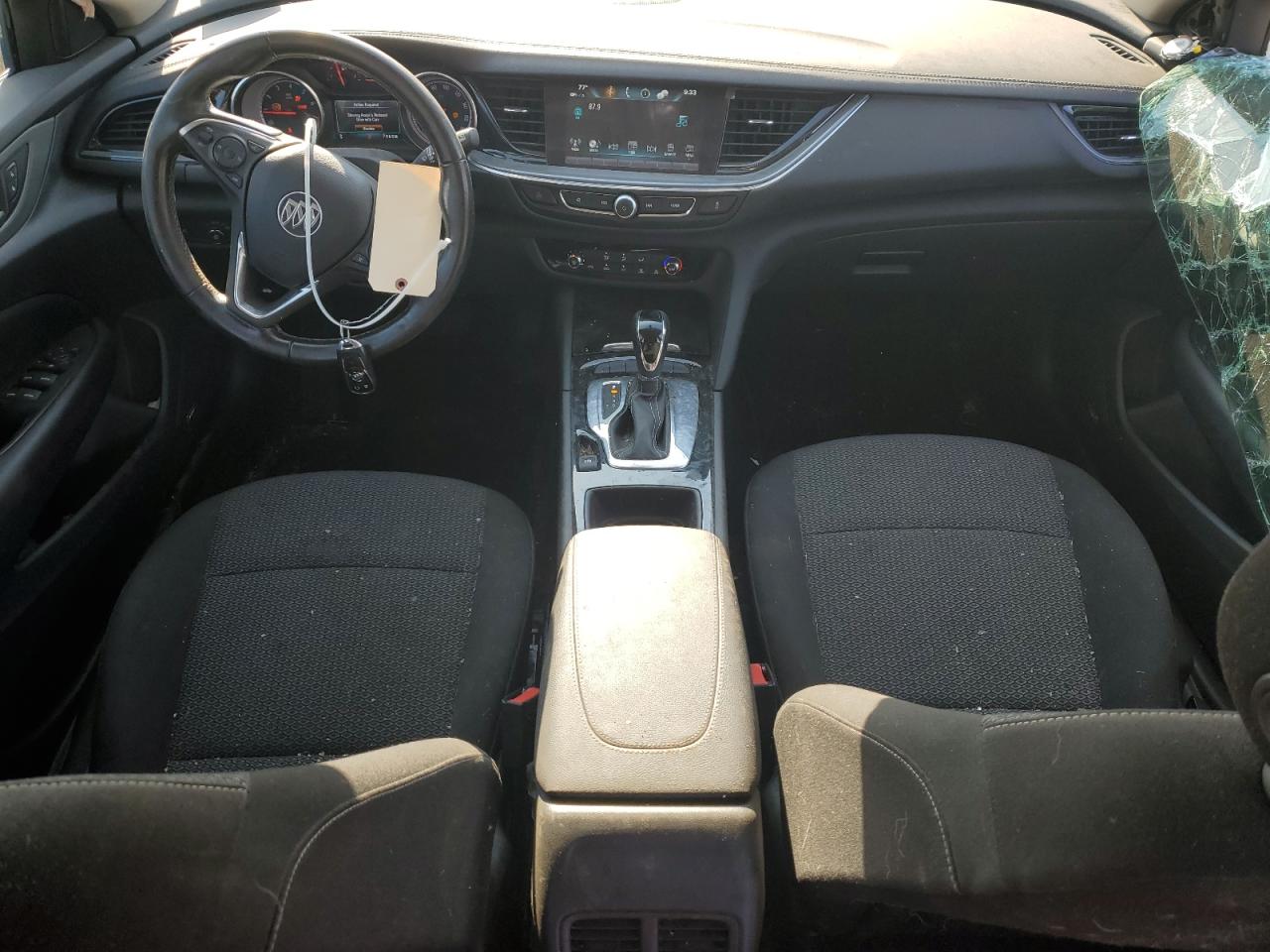 2018 Buick Regal Tourx Preferred VIN: W04GU8SX9J1068637 Lot: 70712854