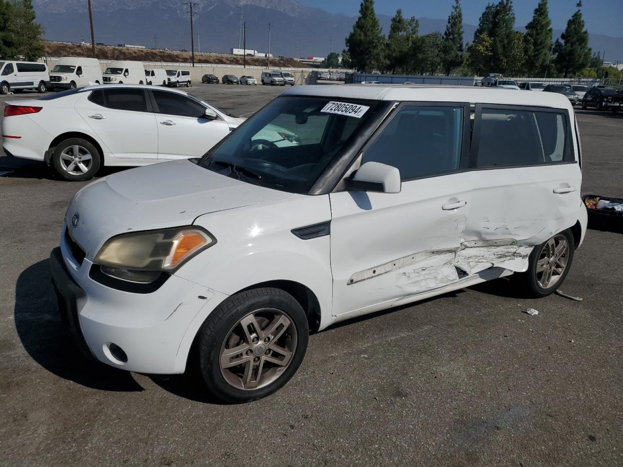 2011 Kia Soul + VIN: KNDJT2A21B7300714 Lot: 72805094