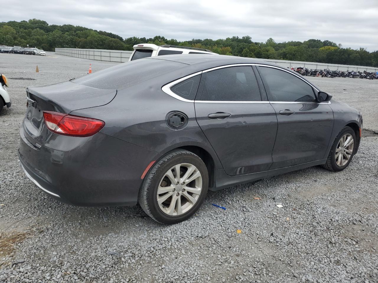 2016 Chrysler 200 - Image 3