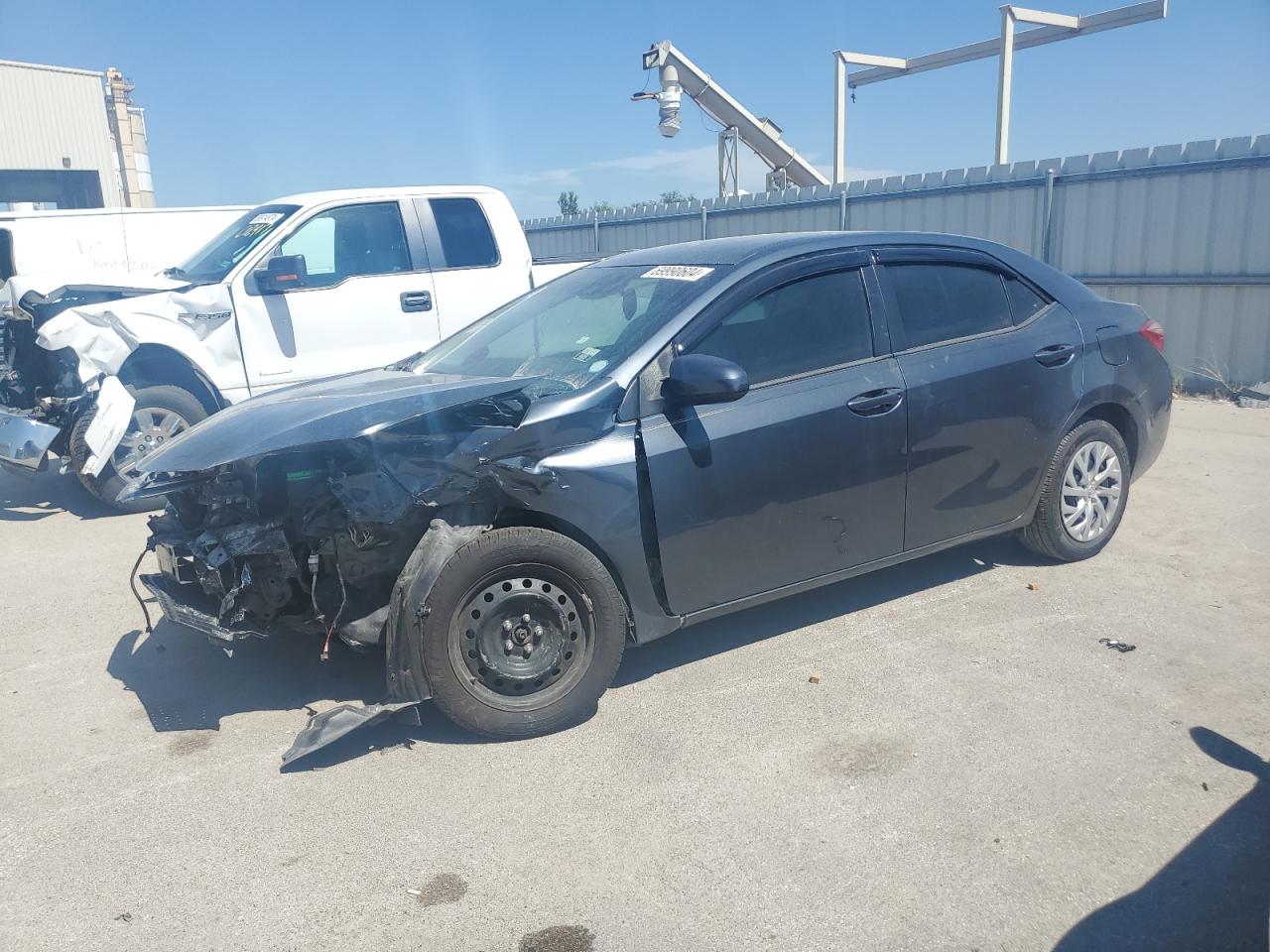 5YFBURHE4JP774292 2018 TOYOTA COROLLA - Image 1