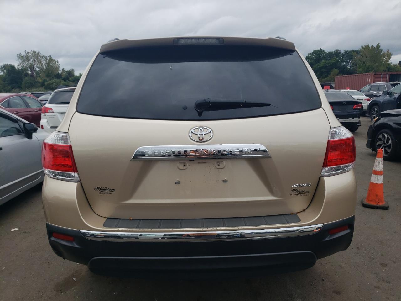 5TDBK3EH6CS157035 2012 Toyota Highlander Base