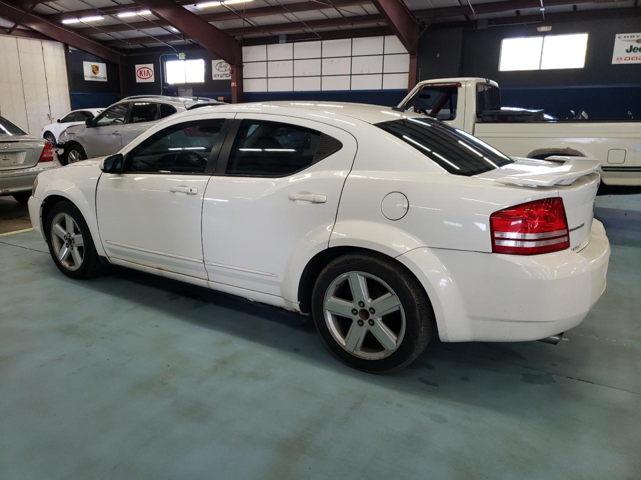 2008 Dodge Avenger - Image 2