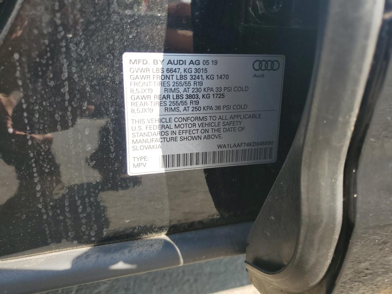 WA1LAAF74KD045890 2019 Audi Q7 Premium Plus