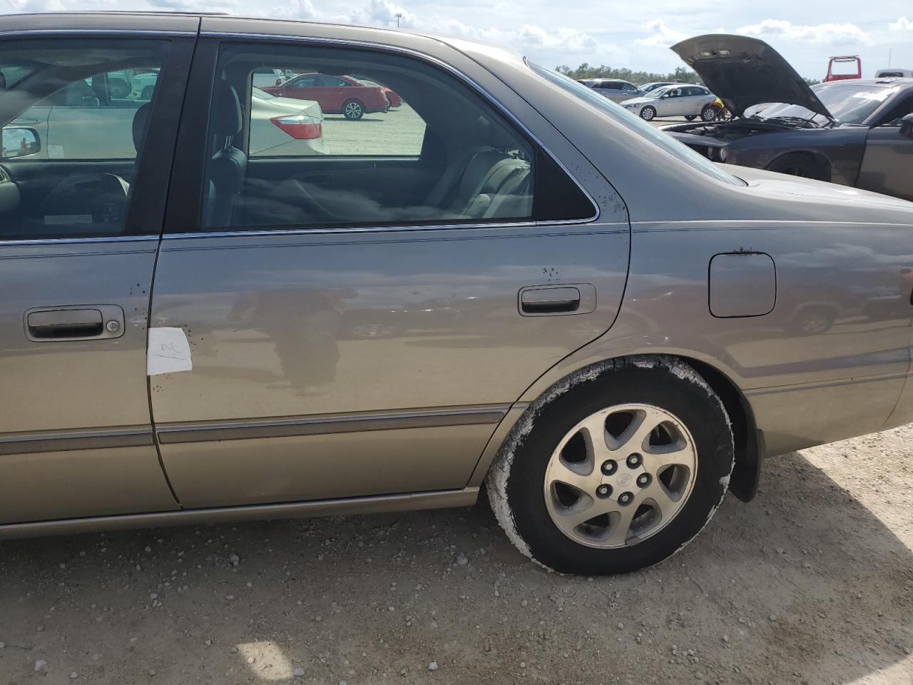 1999 Toyota Camry Le VIN: JT2BF28KXX0158213 Lot: 73865204