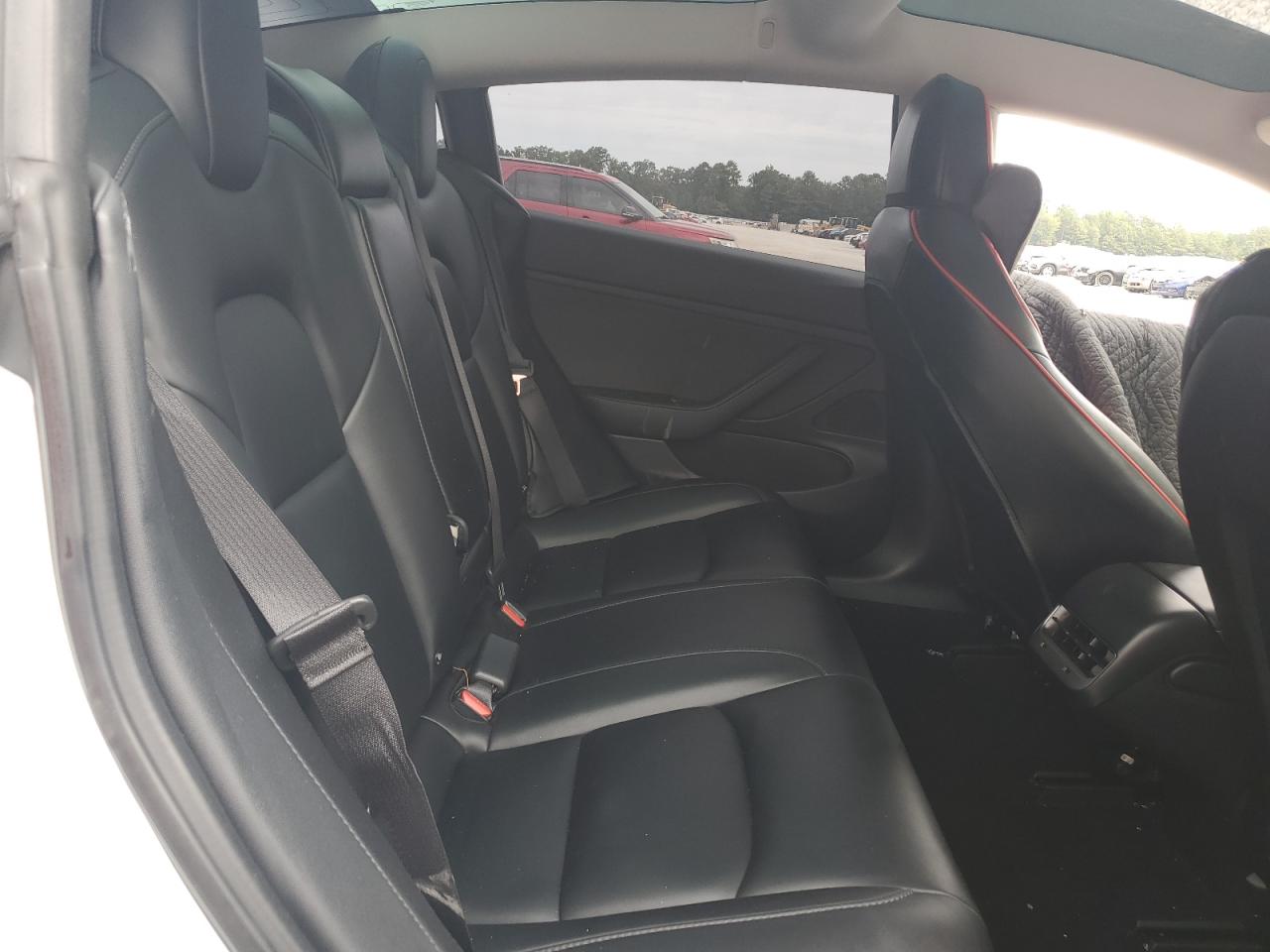 5YJ3E1EB3JF106606 2018 Tesla Model 3