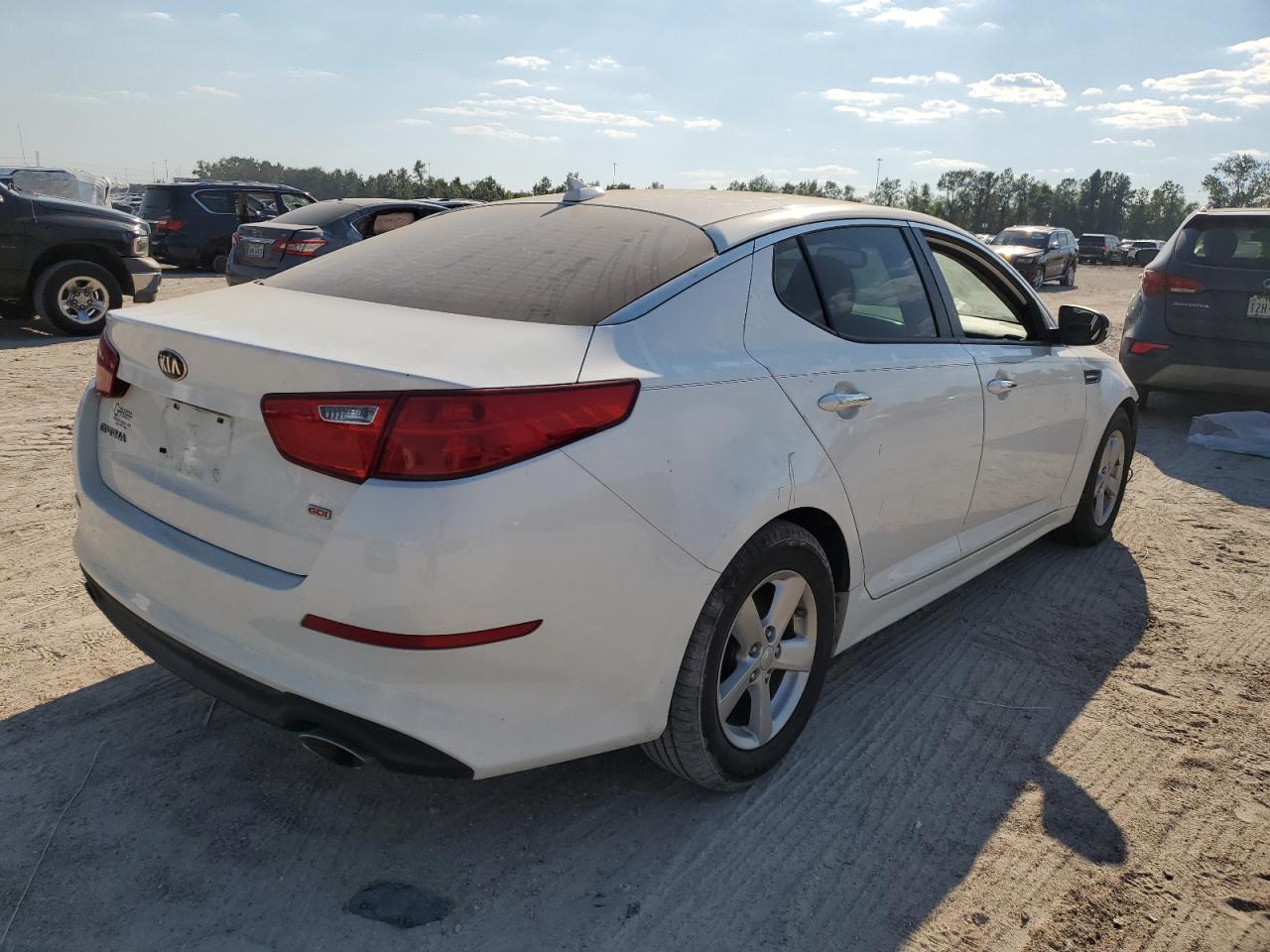 VIN KNAGM4A75F5592719 2015 KIA OPTIMA no.3