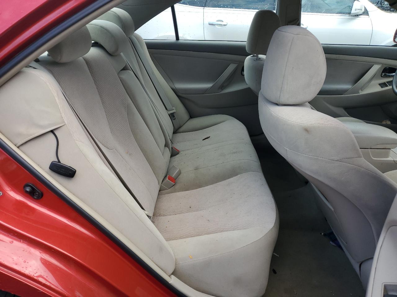 2010 Toyota Camry - Image 11