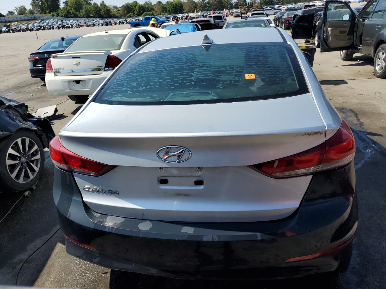 2017 Hyundai Elantra - Image 6