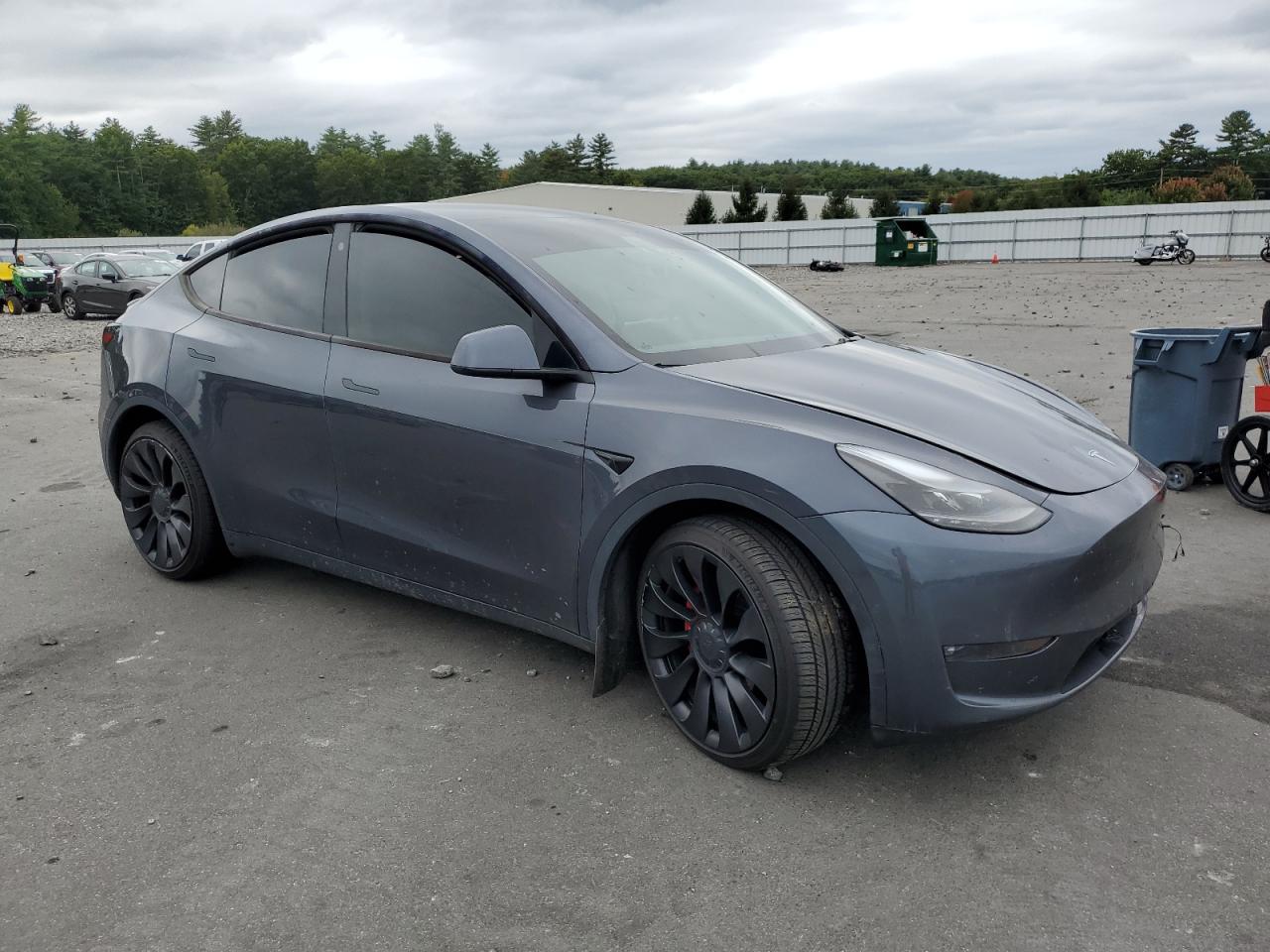 VIN 7SAYGDEF1NF398639 2022 TESLA MODEL Y no.4