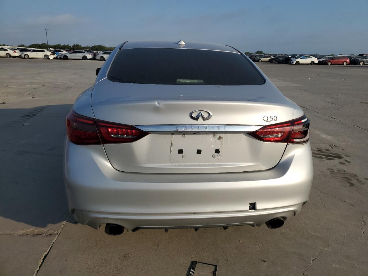 JN1EV7APXJM352088 2018 Infiniti Q50 Luxe