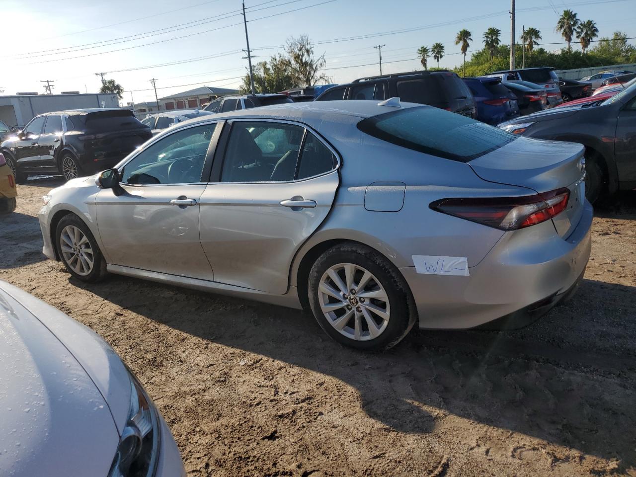 4T1R11AK3RU256144 2024 TOYOTA CAMRY - Image 2