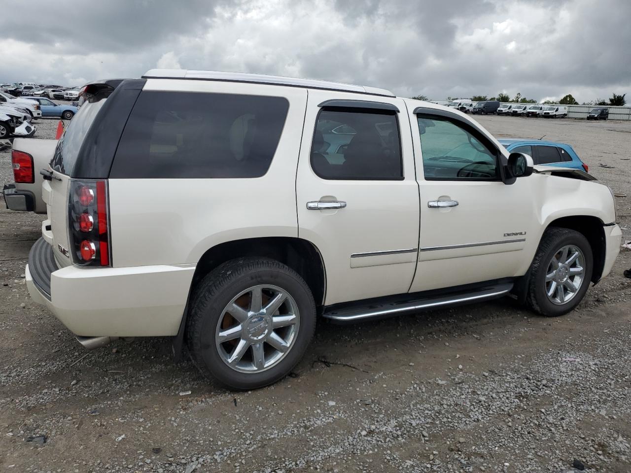 2013 GMC Yukon - Image 3