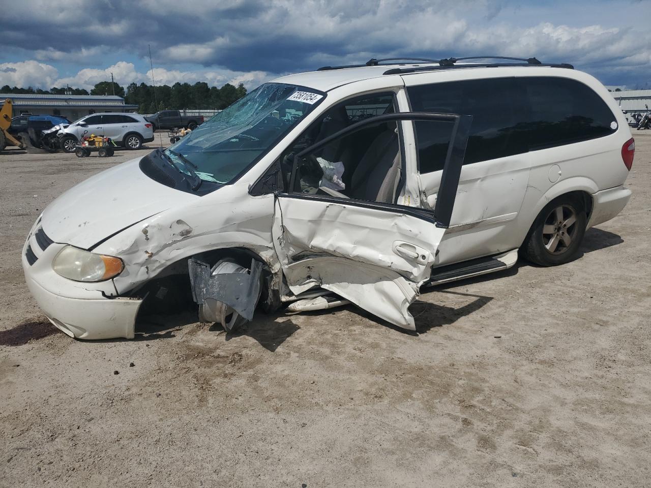 2005 Dodge Caravan - Image 1