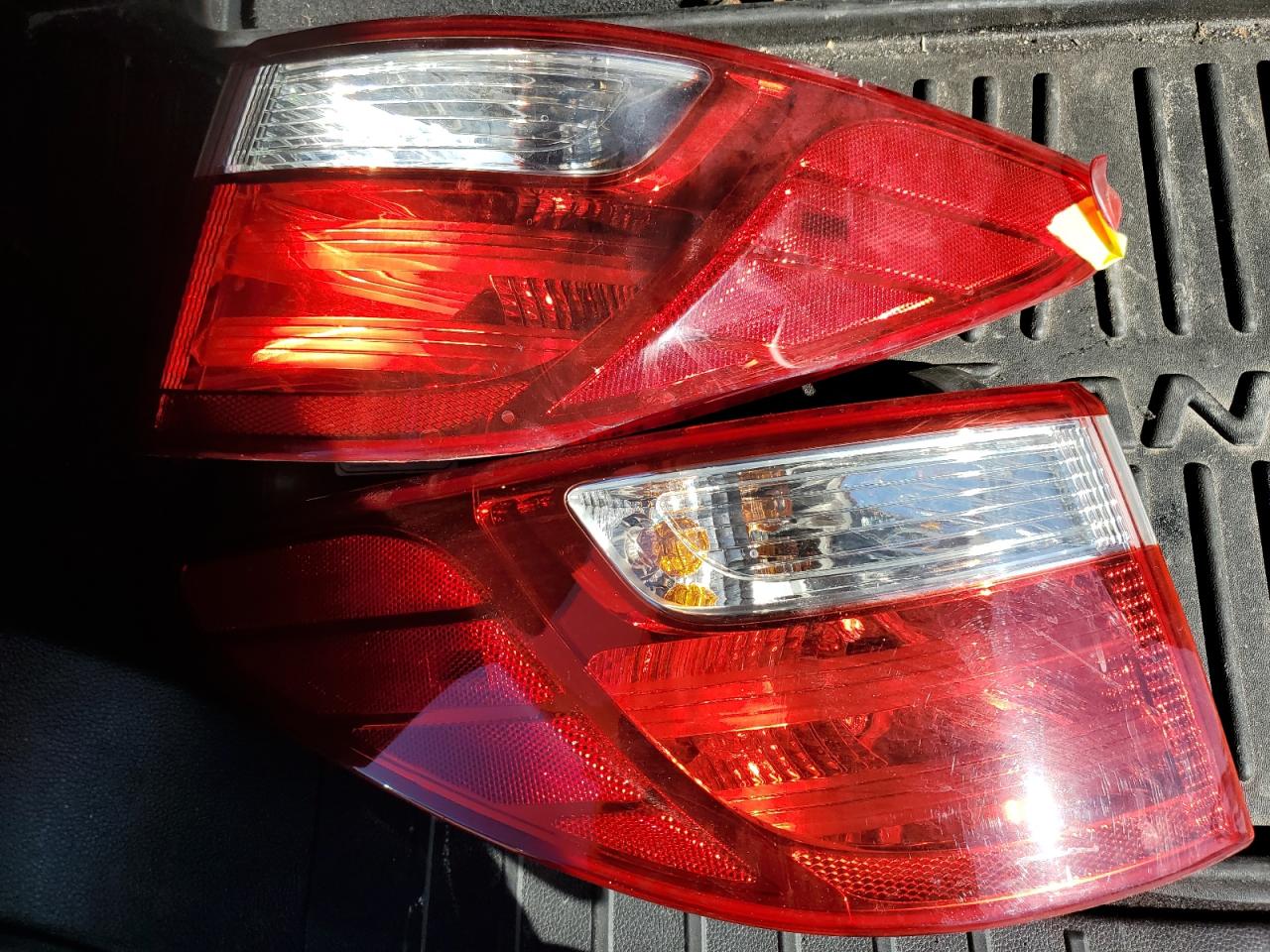 2014 Hyundai Santa Fe - Image 13