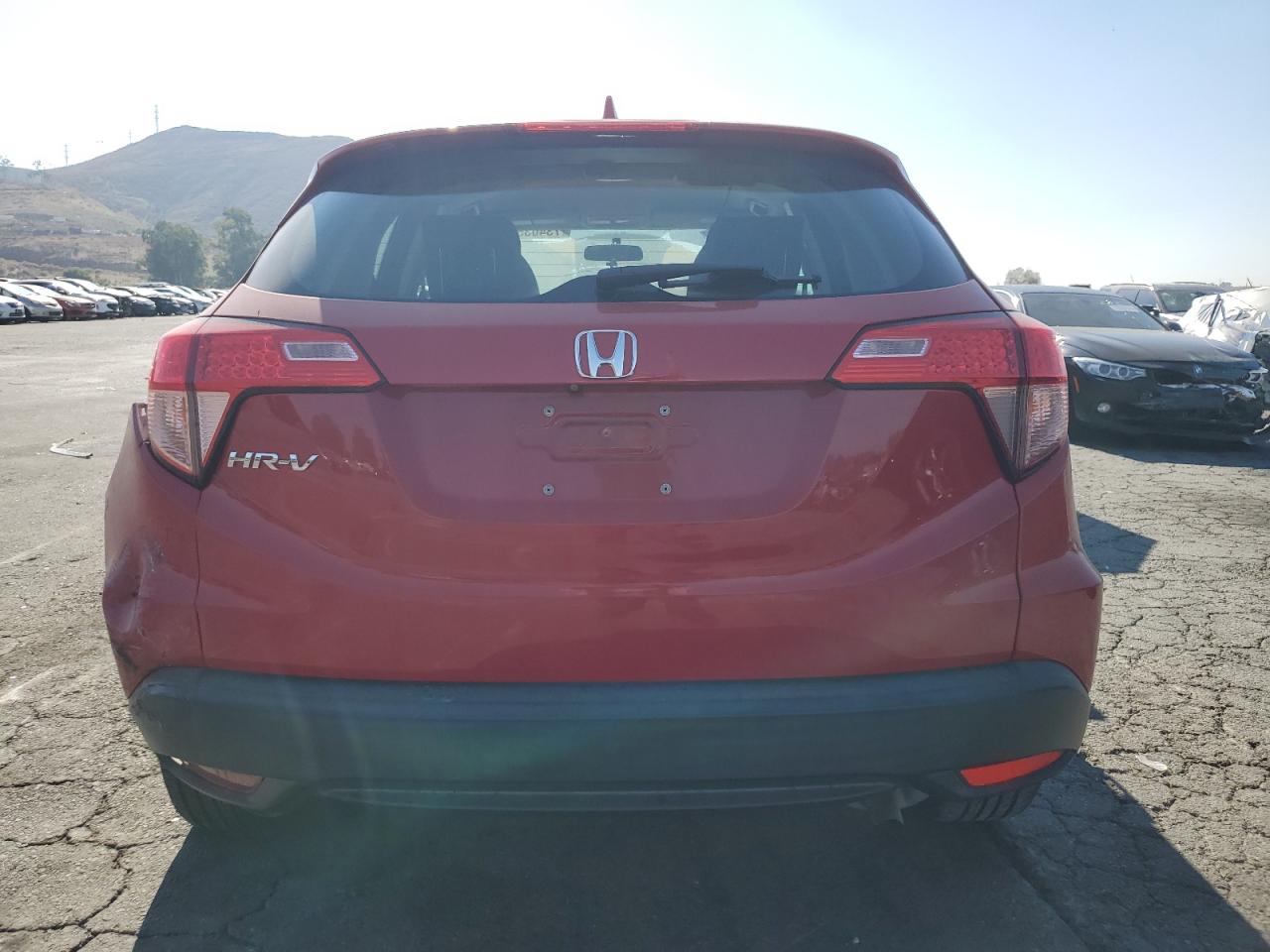 3CZRU5H32JM720769 2018 Honda Hr-V Lx